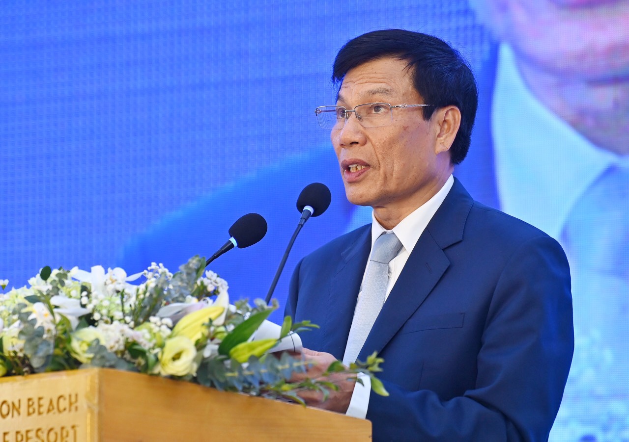 Ông Nguyễn Ngọc Thiện - Bộ trưởng Bộ Văn hoá, Thể thao và Du lịch phát biểu tại Toạ đàm.